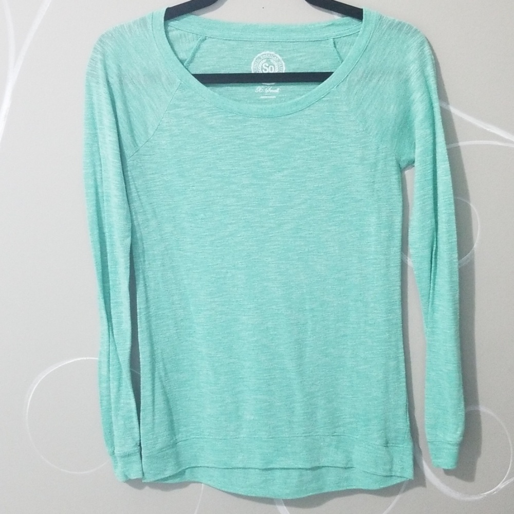 Aqua long-sleeved tee